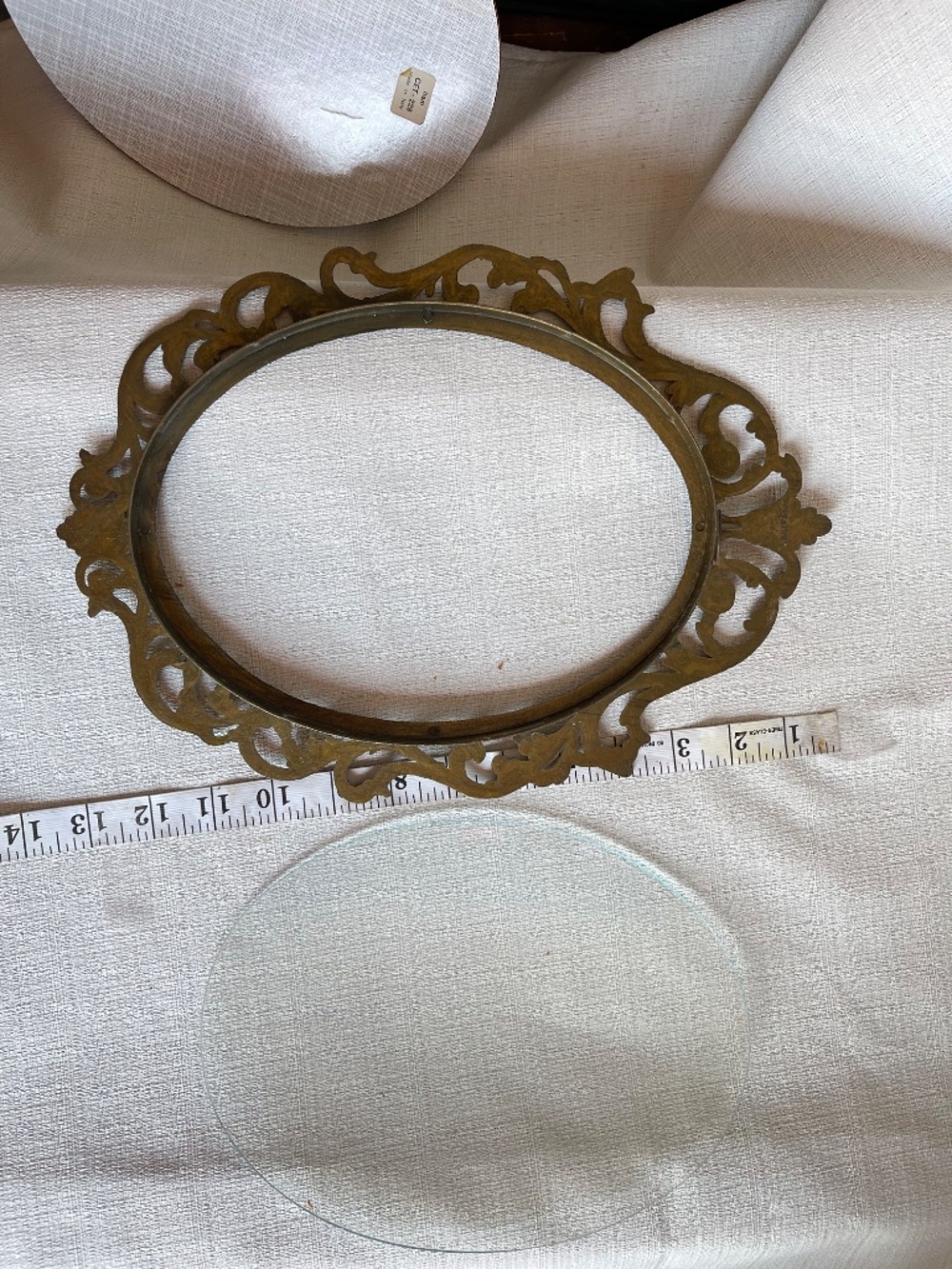 Ornate Oval Metal Wall Frame - Antique Brass - Picture 5 of 15